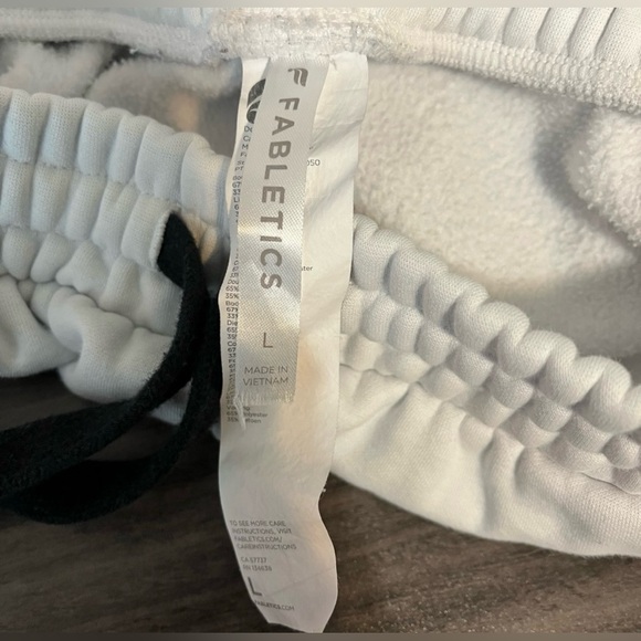Fabletics Maddie Jogger Sweatpants – White/Black Graphic – Size Large - Picture 5 of 6